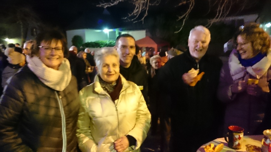 Martina Hoffman und Gabriele Böhle mit Gästen